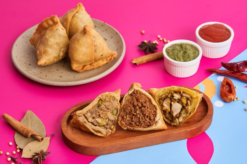 MENIKMATI KELEZTAN SAMOSA MAKANAN KHAS INDIA YANG MENGGODA SELERA